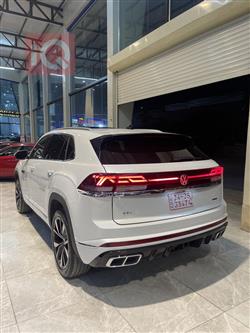 ڤۆڵکسواگن ئەتڵەس کرۆس سپۆرت